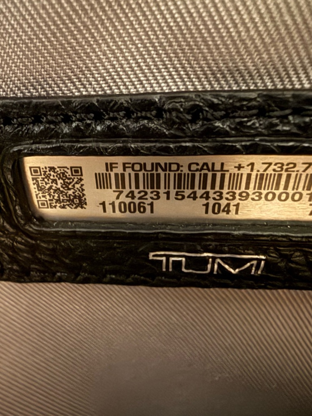 TUMI Black Leather Travel Tote Bag - Picture 6 of 10
